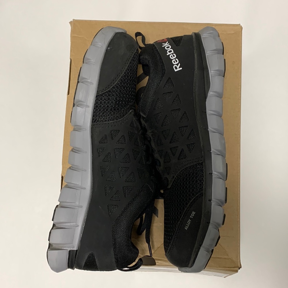 Reebok steel toe work shoe. Very comfortable.